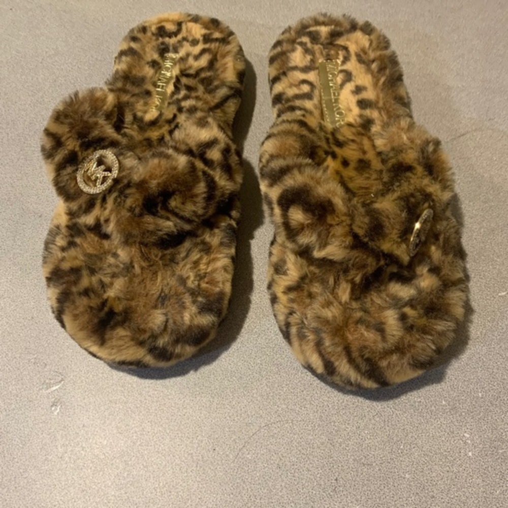 Michael Kors Leopard Embellished Furry Slippers sz L (8-9)